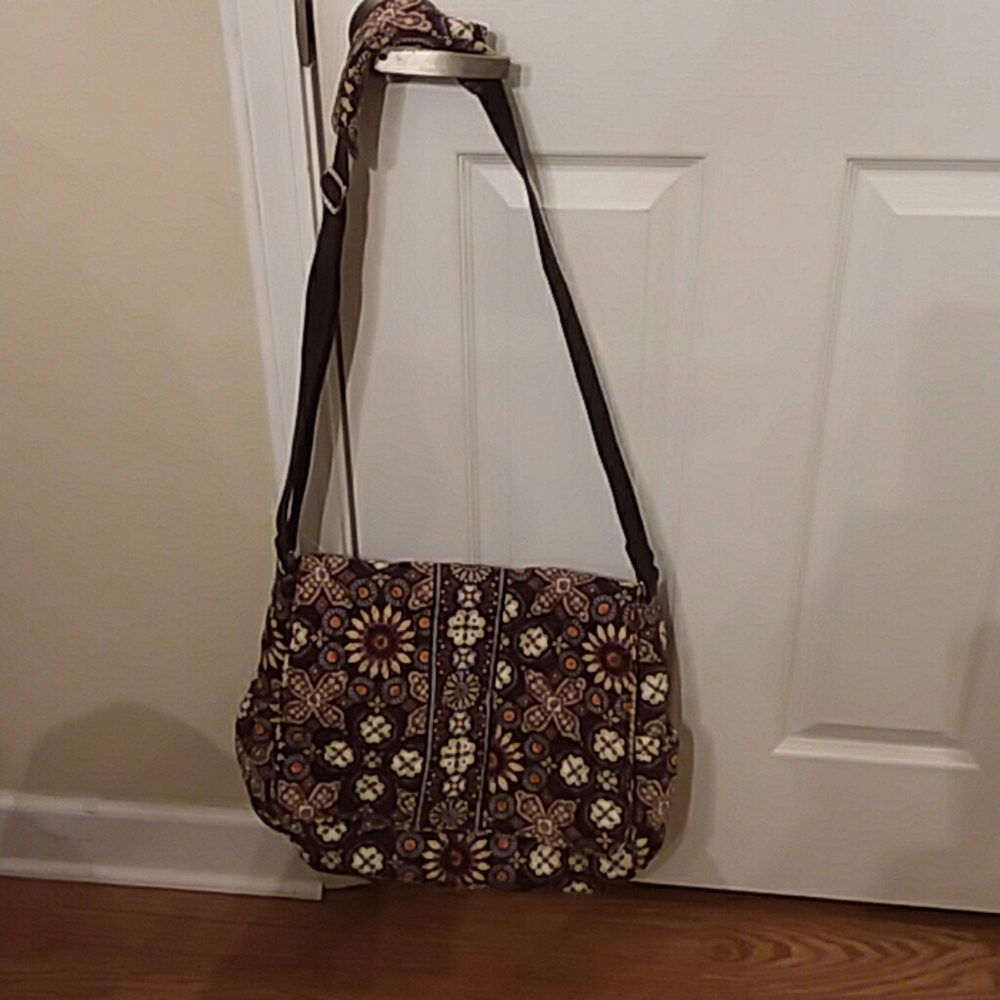 Beautiful Vera Bradley Canyon Messenger bag.